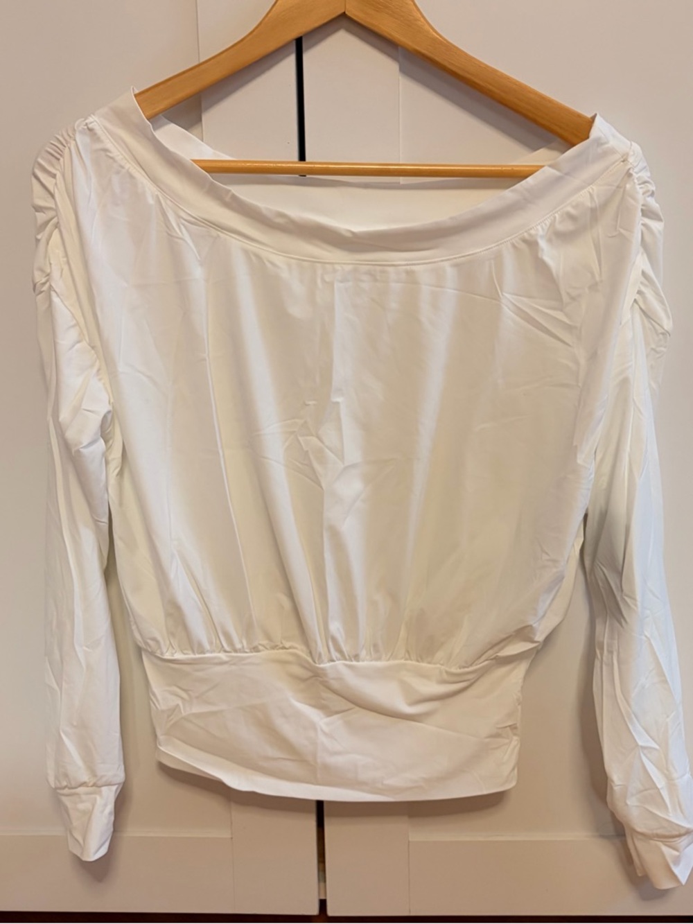 Halara White off shoulders NWT 🤍
